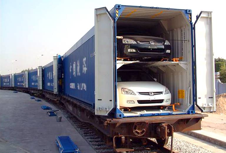 Железнодорожные перевозки машины  из Москвы в Нижневартовск